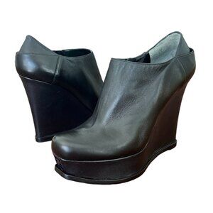 🆕 FENDI Black Leather Booties 💥